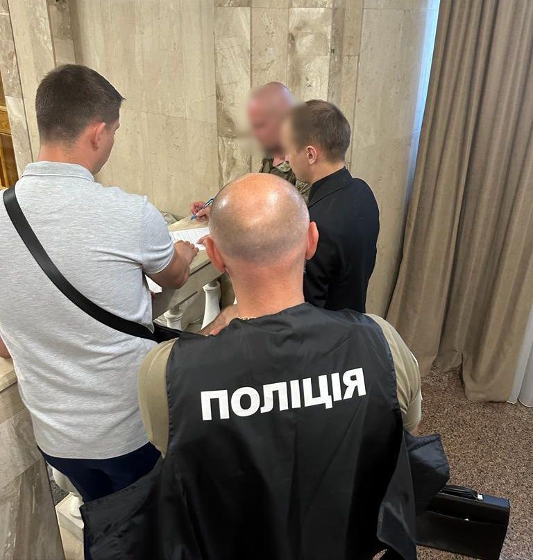 Военкому одного из районов Киева вручили протокол о коррупции – МВД