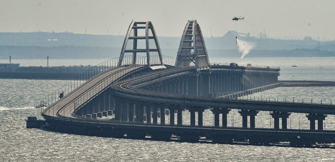 У Шойгу заявили о якобы атаке дронами на Керченский мост. ВСУ: Дело в состоянии переправы - Фото