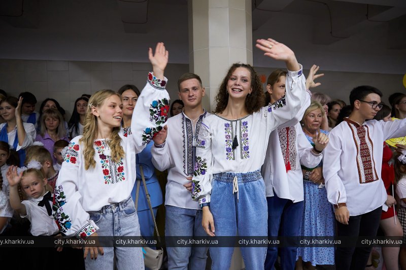 В Харькове "Первый звонок" провели в метро: как это было - фото 6