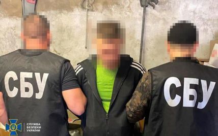 СБУ задержала мужчин, пытавшихся продать криминалитету в Украине оружие российских оккупантов на миллионы гривен