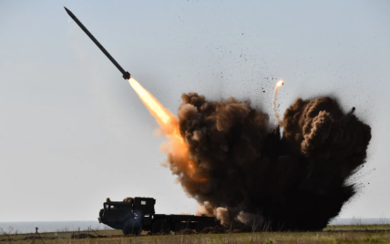 Удар ВСУ по аэродрому в Луганске: уничтожены вертолеты, оборудование и склад боеприпасов (список)