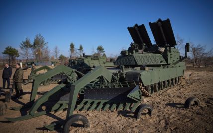 США негласно передали Украине мощный танк для разминирования