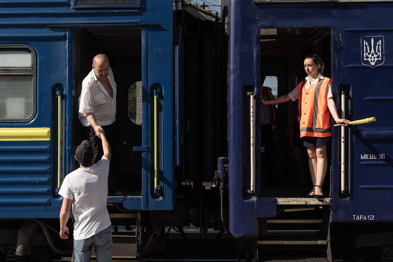День "железных людей": Зеленский объяснил, почему железная дорога - гораздо больше, чем просто транспорт - фото 8