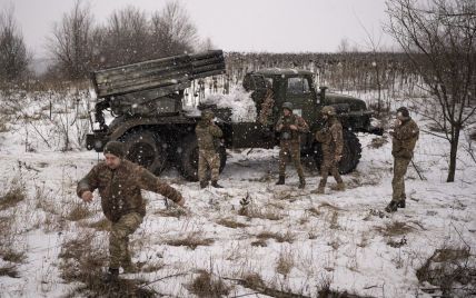 ВСУ отразили более 30 атак и ударили по составам россиян: что происходит на фронте