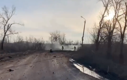 FPV-дрон ВСУ преследовал и атаковал танк россиян на оккупированной Херсонщине (видео)