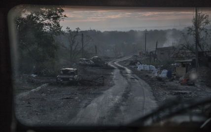 В Луганской области оккупанты не в состоянии починить даже дорогу: в Сети показали видео