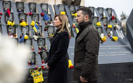 Зеленский с женой почтили память героев Небесной Сотни: видеообращение президента