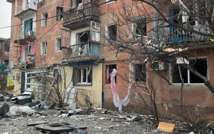 Россияне сбросили КАБ на Курахово: ранены 16 человек (фото)