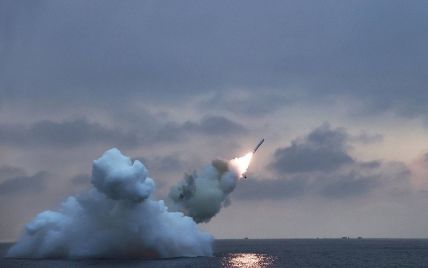 Северная Корея запустила неизвестную баллистическую ракету в сторону Восточного моря