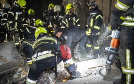 Ужасная ночь в Одессе: спасательная операция продолжается непрерывно, уже двое погибших