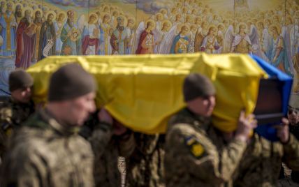 В Украину вернули тела 99 павших защитников