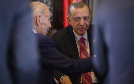 Эрдоган посетит Байдена: Bloomberg о встрече президентов "в щекотливый момент их карьеры"