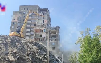 Оккупанты в Мариуполе сносят целый квартал: выселенные жители в отчаянии (фото, видео)
