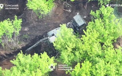 Украинские пограничники уничтожили вражескую технику на территории РФ: видео ГПСУ