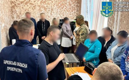 Отправляли за деньги за границу ухилянцев: в Харьковской области задержали 13 чиновников