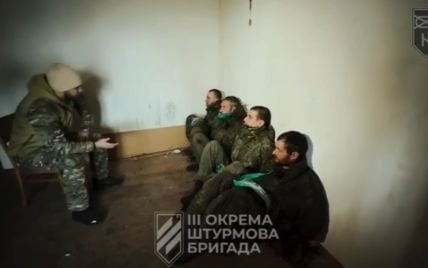 Бійці 3-ї штурмової полонили групу росіян, які виявились їхніми шанувальниками: подробиці