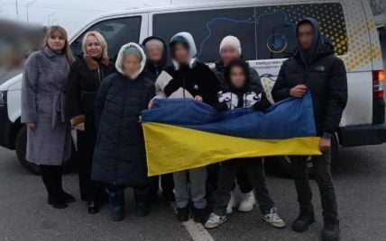 Ще п’ятеро українських дітей разом із родинами повернулися на підконтрольну територію України - Єрмак